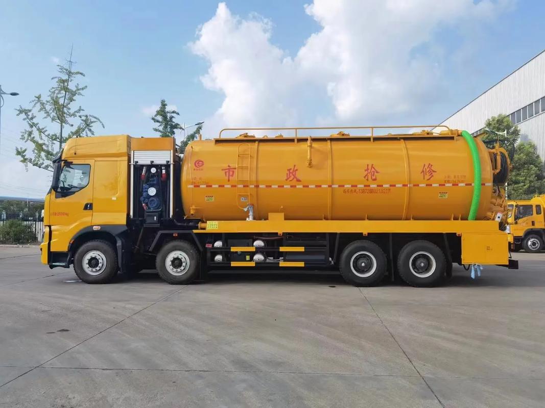 北京海淀區(qū)專業(yè)清理化糞池吸糞車(chē),高壓清洗.聯(lián)系電話15011